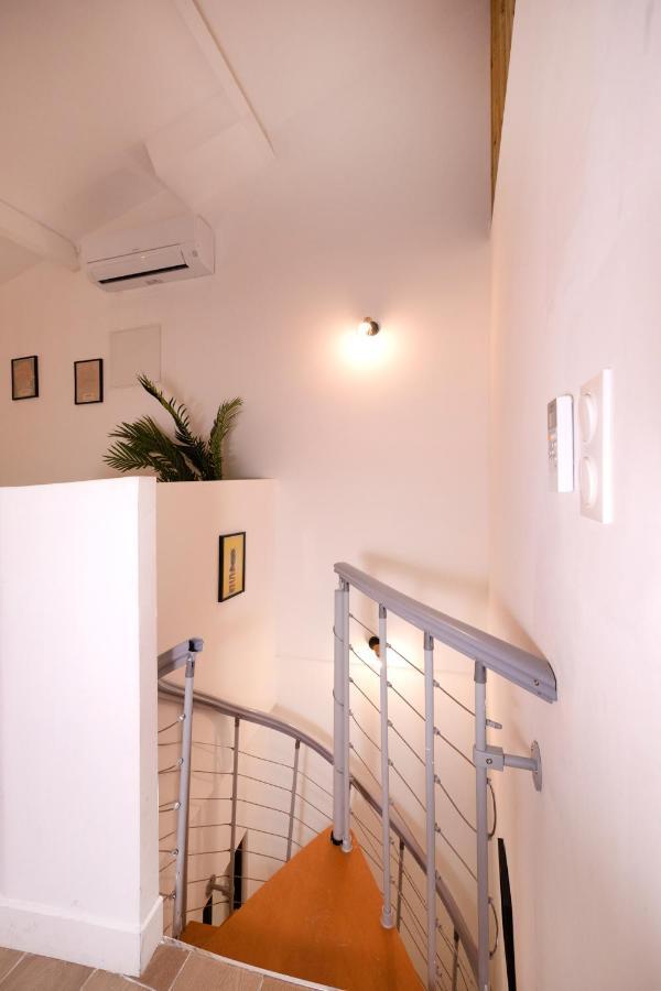 Le Nostradamus - Magnifique Appartement Cours Principal Plein Centre Avec Parking Σαλόν-ντε-Προβάνς Εξωτερικό φωτογραφία